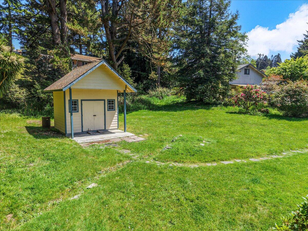 6873 Humboldt Hill Road Eureka, CA 95503 - Photo 11 of 30