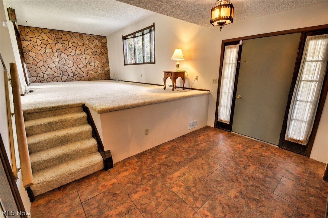 601 Carson Salt Springs Road Warren, OH 44481 - Photo 5 of 22 Gallery Image 5