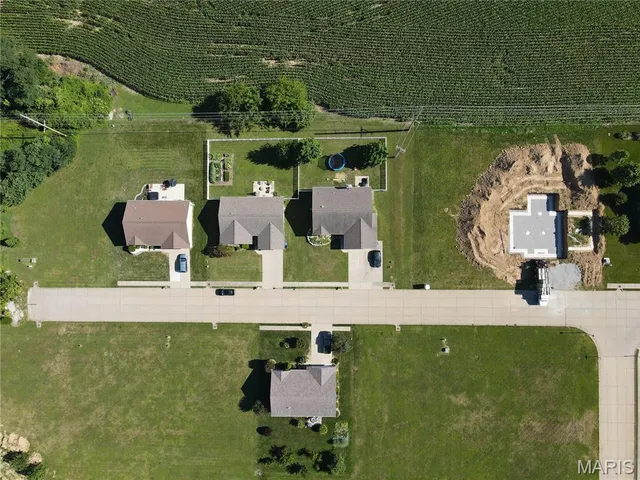 $40,500 | 504 Bluff Meadows Drive, Valmeyer, IL 62295