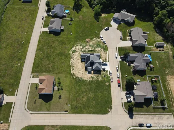 $40,500 | 504 Bluff Meadows Drive, Valmeyer, IL 62295