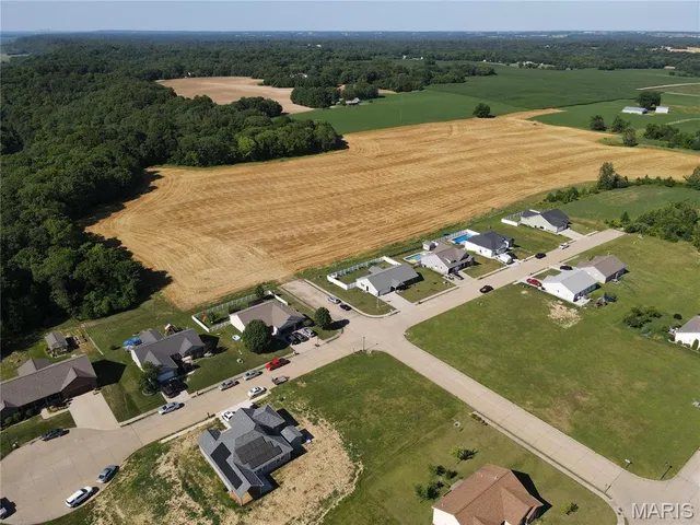 $40,500 | 504 Bluff Meadows Drive, Valmeyer, IL 62295