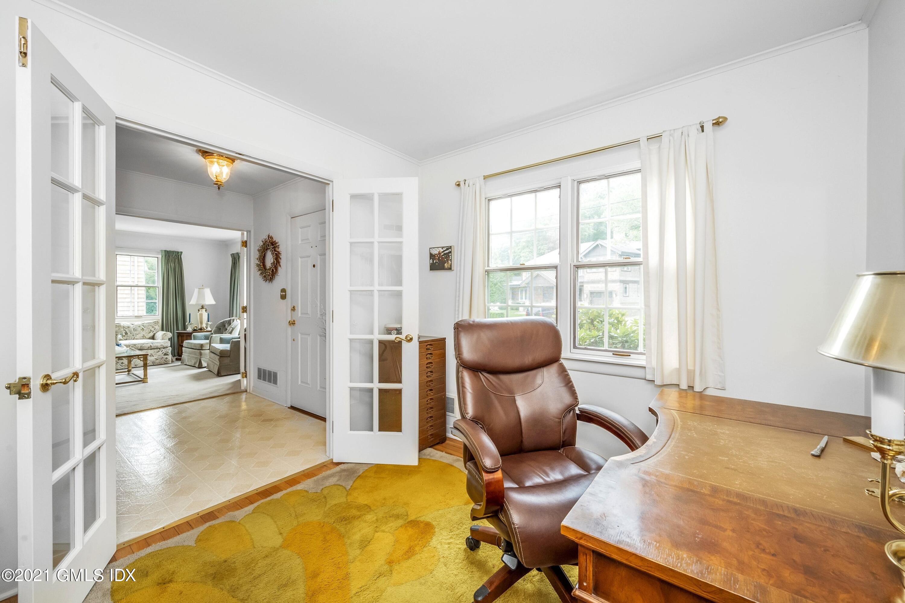 18 Glen Road Greenwich, CT 06830 - Photo 11 of 21 013-396598-210922_137_10721400