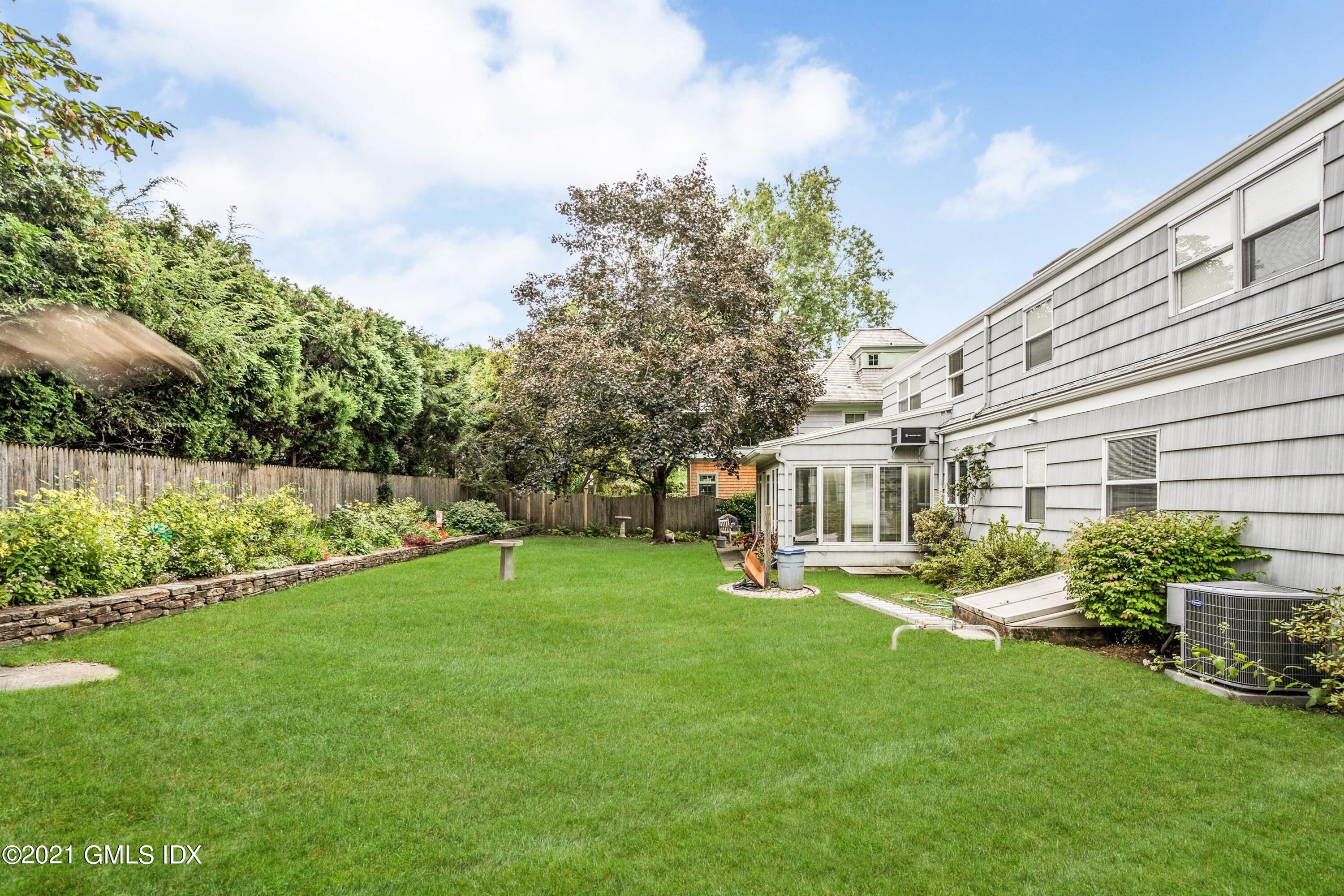 18 Glen Road Greenwich, CT 06830 - Photo 5 of 21 005-396598-210922_116_10721342