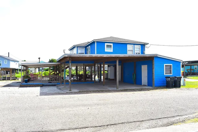 a house view with a outdoor space