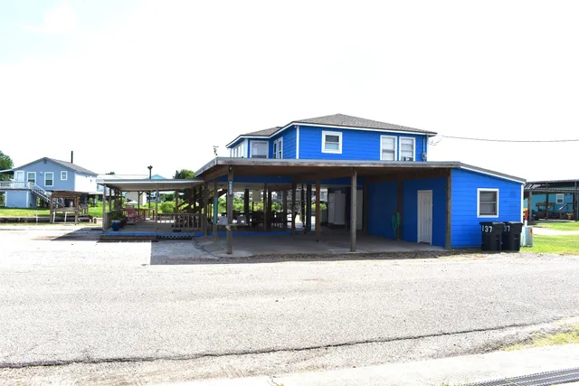 $299,999 | 137 Fishermans Isle, Brazoria, TX 77422