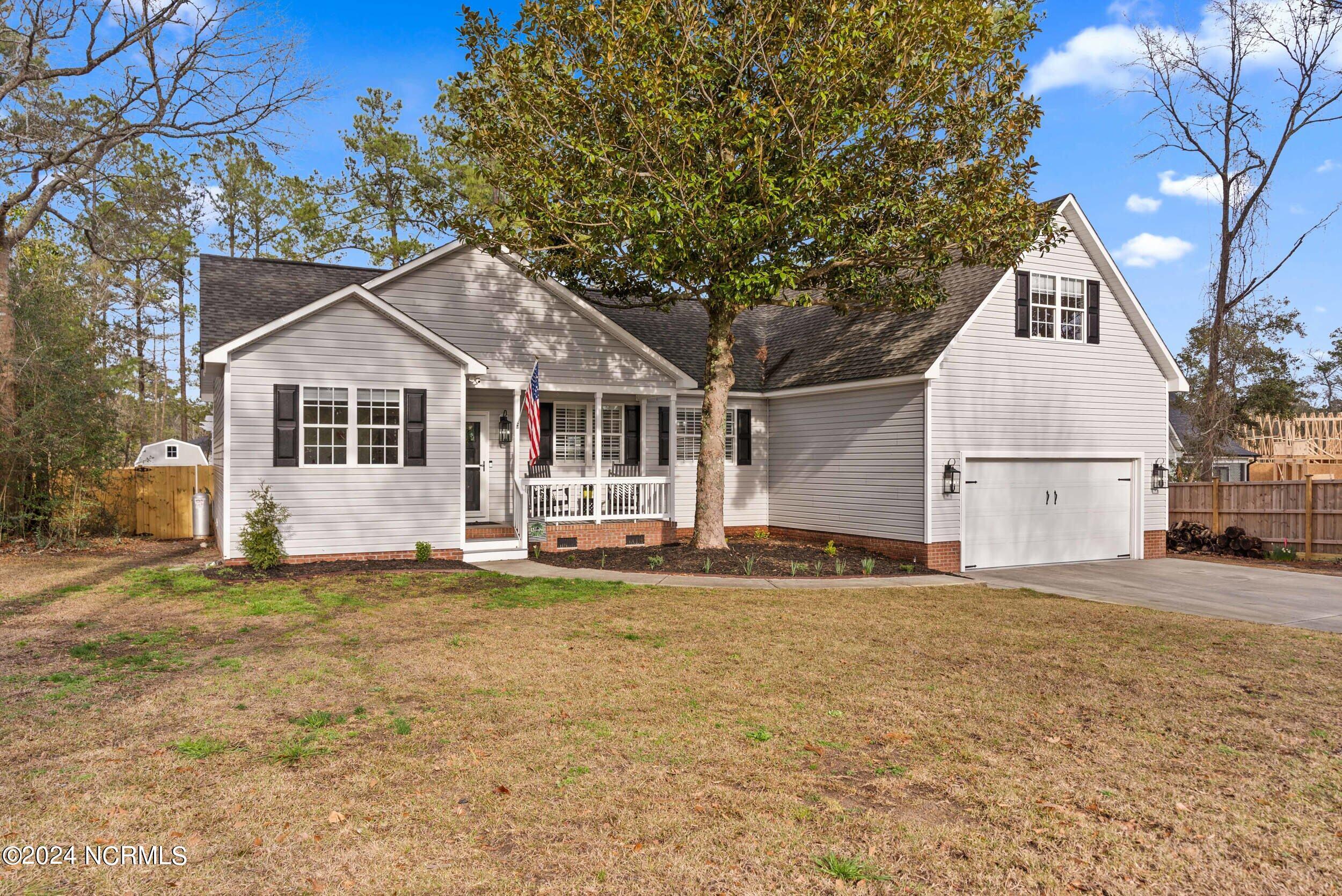 403 Sloop Point Road Hampstead, NC 28443 - Photo 2 of 46 403slooppointe_00002
