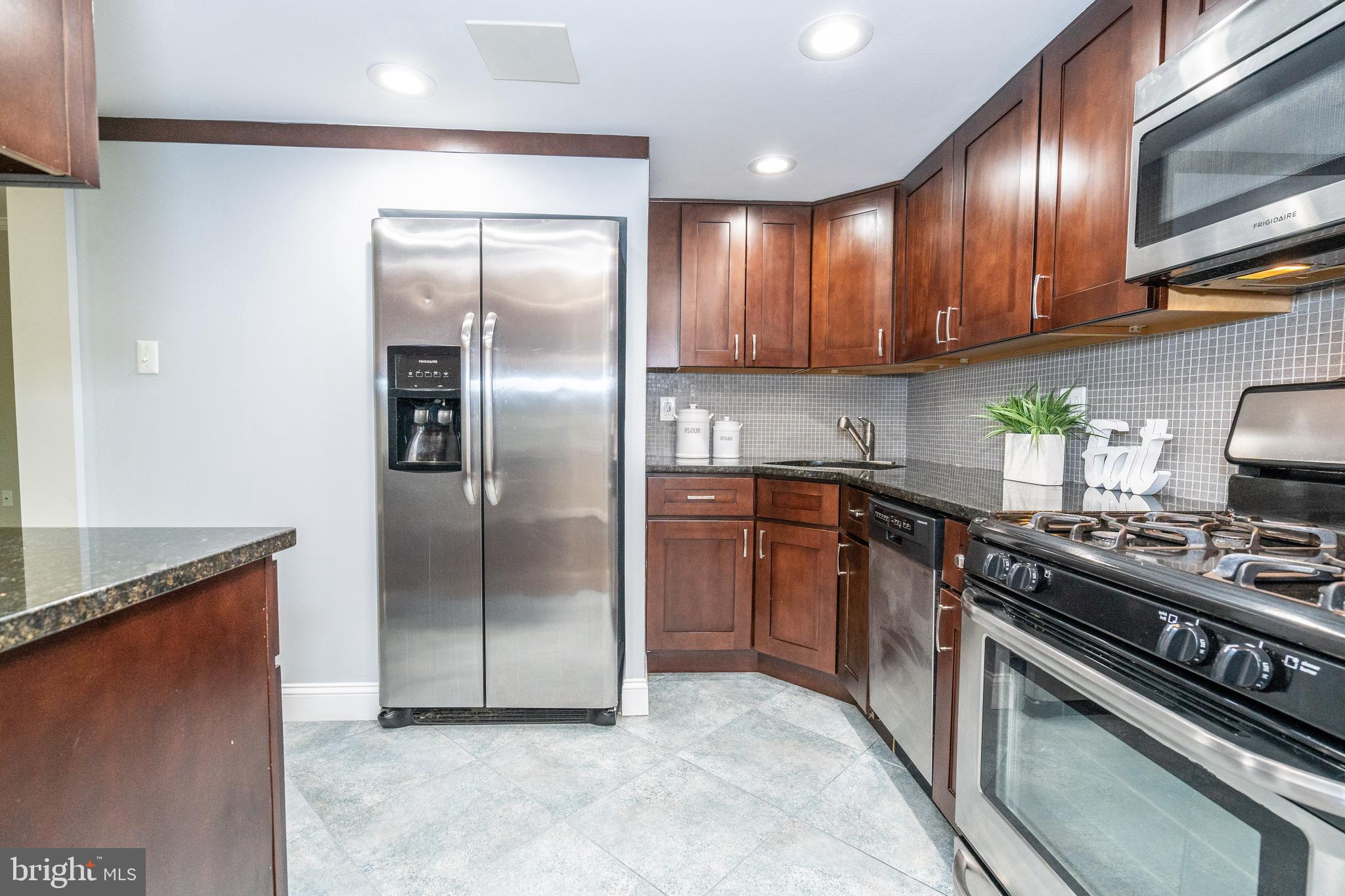 1406 Northgate Square, Unit 2C Reston, VA 20190 - Photo 17 of 53 Gallery Image 17