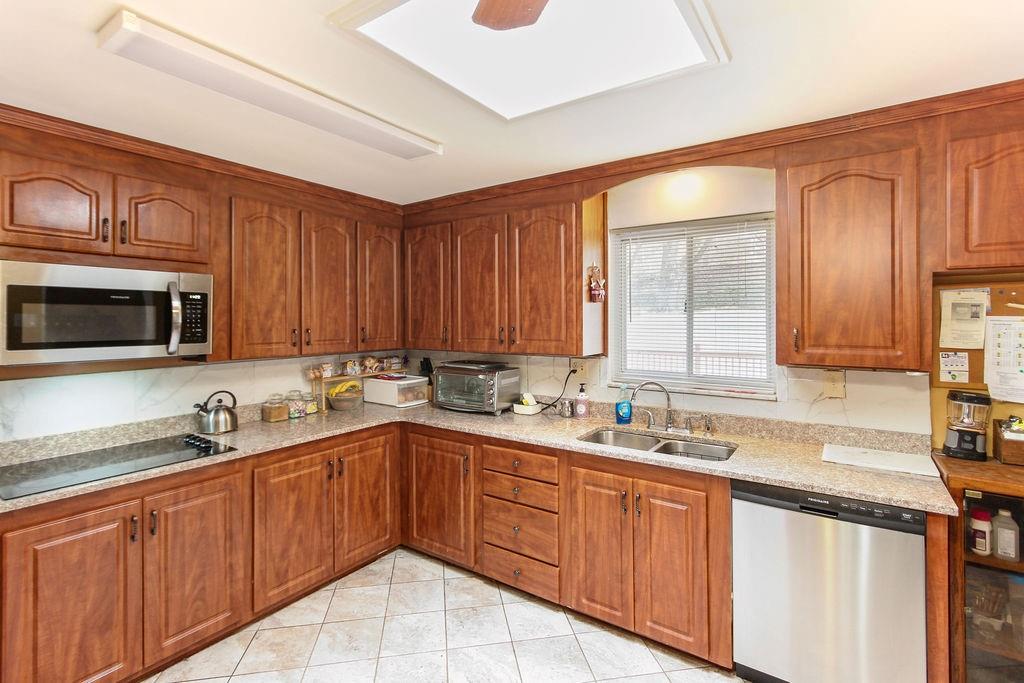 2025 Beulah Road Pittsburgh, PA 15235 - Photo 19 of 43 Appliances included.