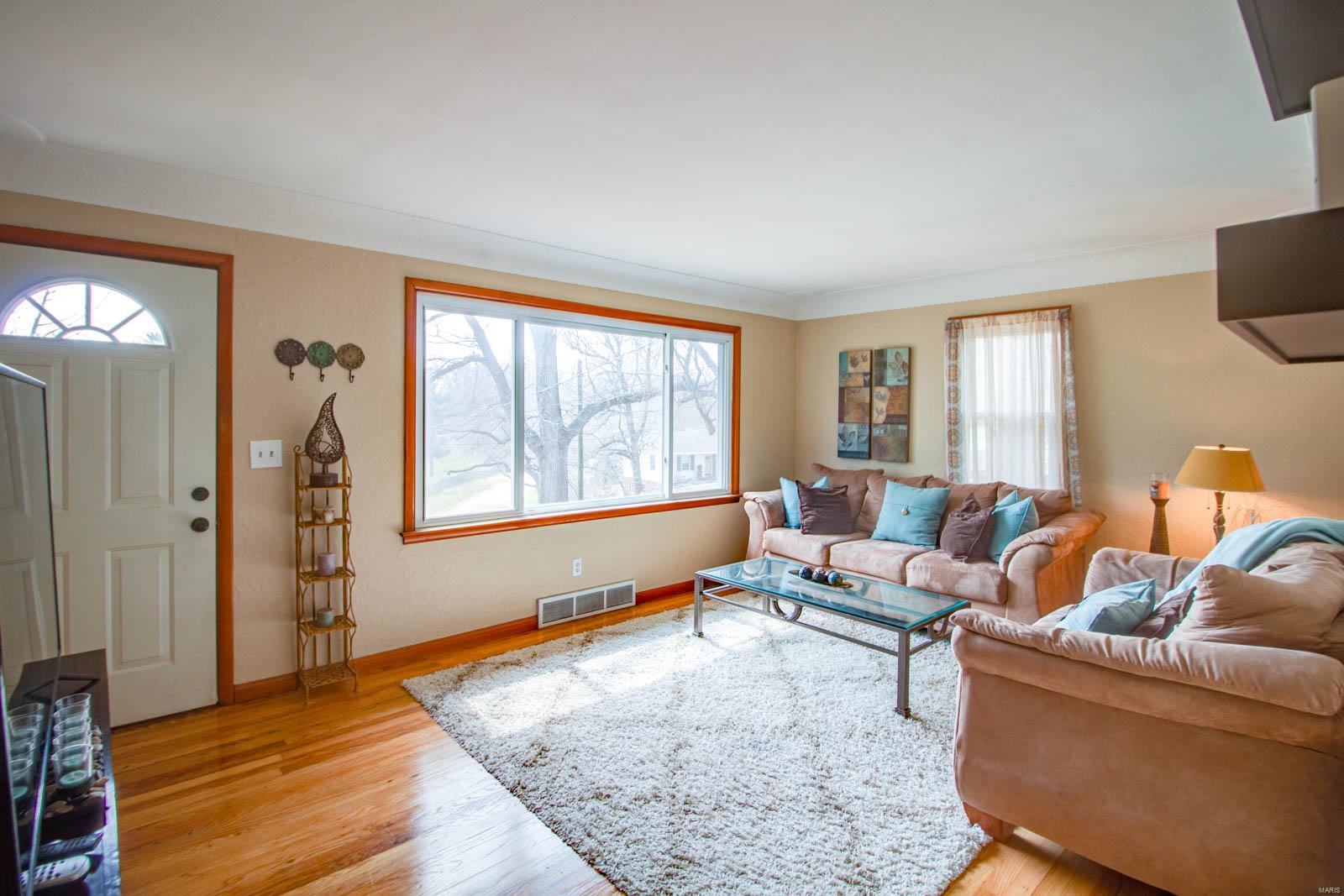 626 Rozier Street Alton, IL 62002 - Photo 4 of 12