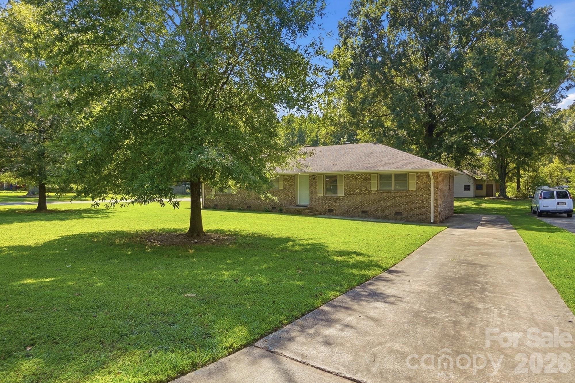 8051 By-Way Road Charlotte, NC 28215 - Photo 5 of 30 Gallery Image 5