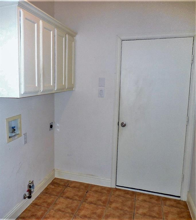 4012 Appleton Lane Flower Mound, TX 75022 - Photo 24 of 28 a view of an empty room