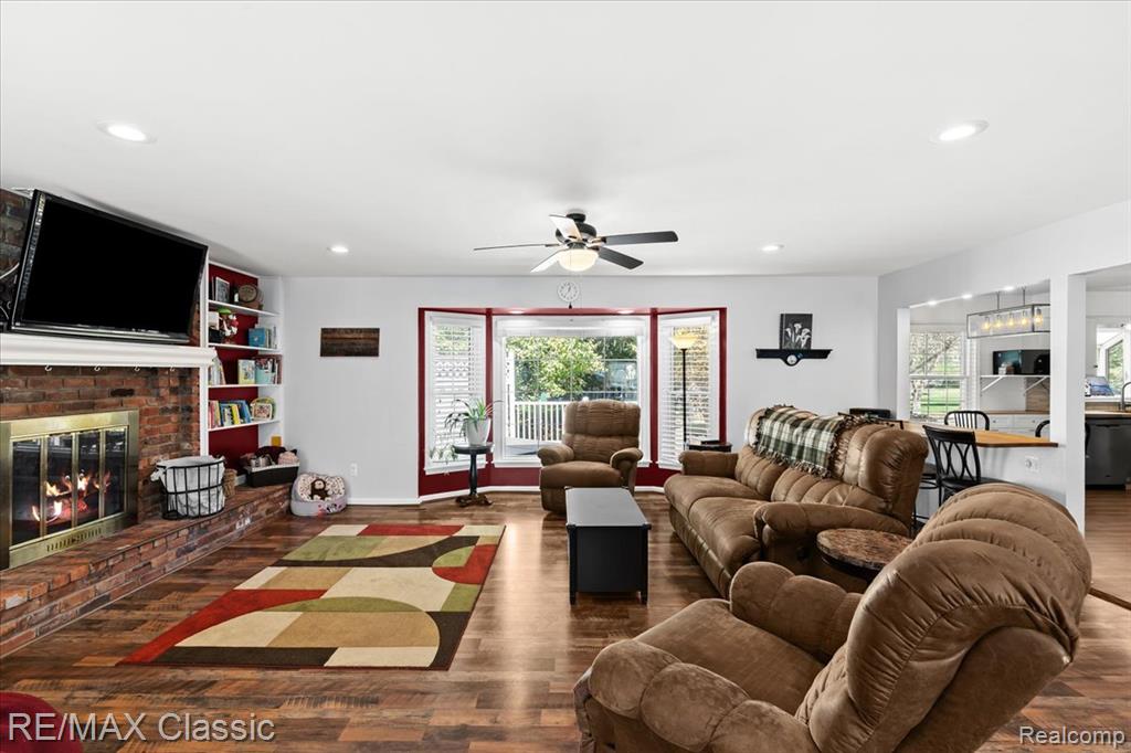4815 Ravinewood Drive Commerce Township, MI 48382 - Photo 14 of 52