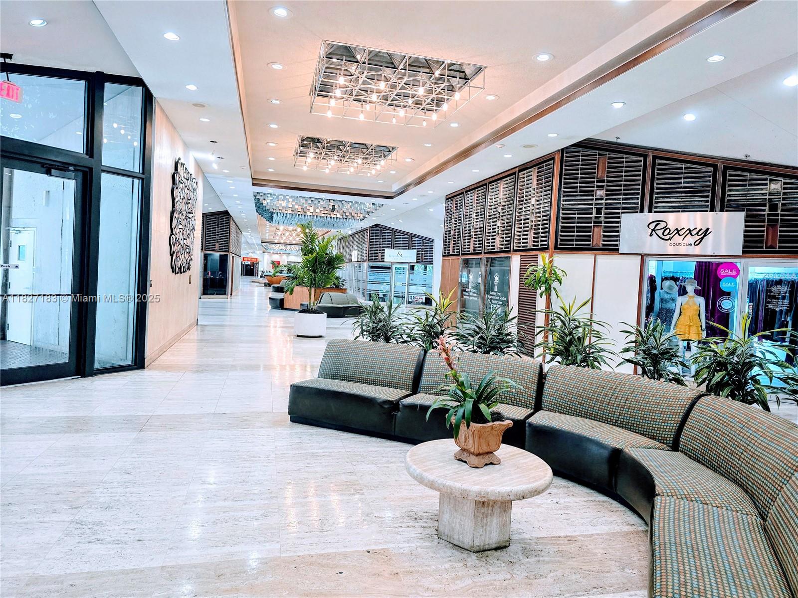 999 Brickell Bay Drive, Unit 1908 Miami, FL 33131 - Photo 22 of 38