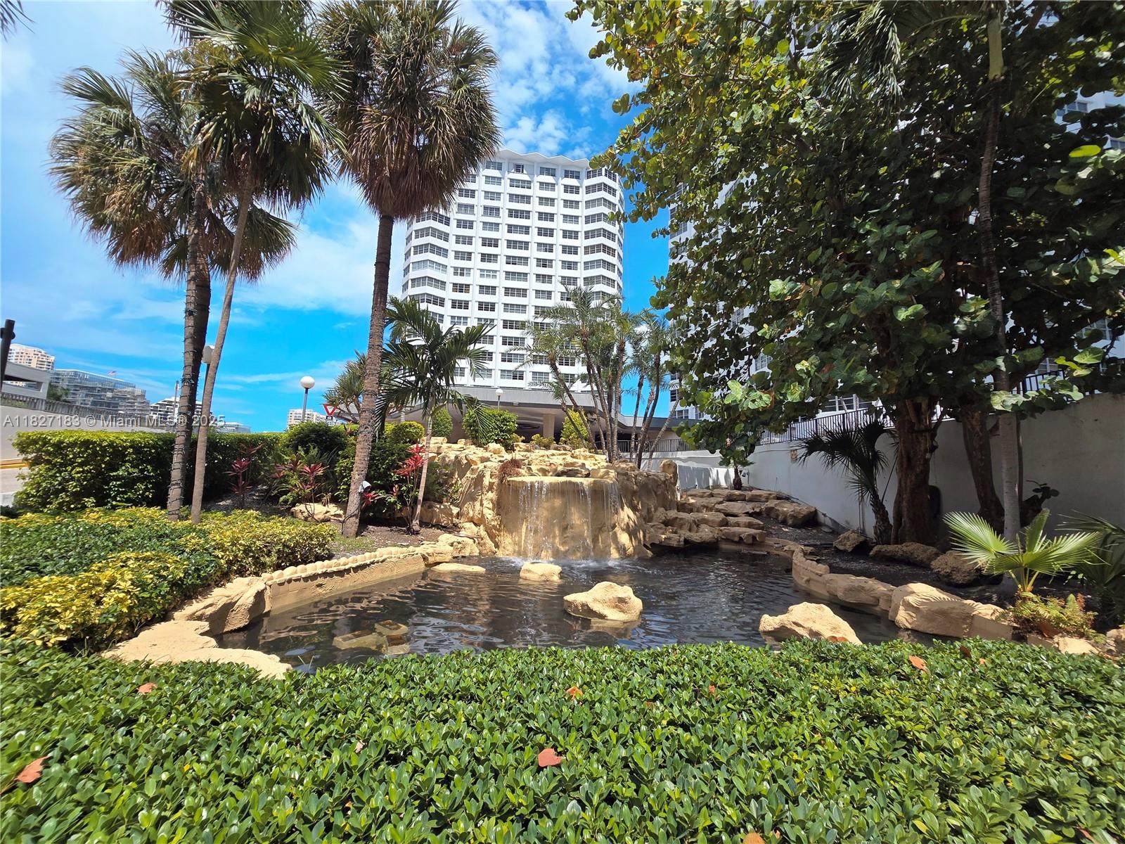 999 Brickell Bay Drive, Unit 1908 Miami, FL 33131 - Photo 25 of 38