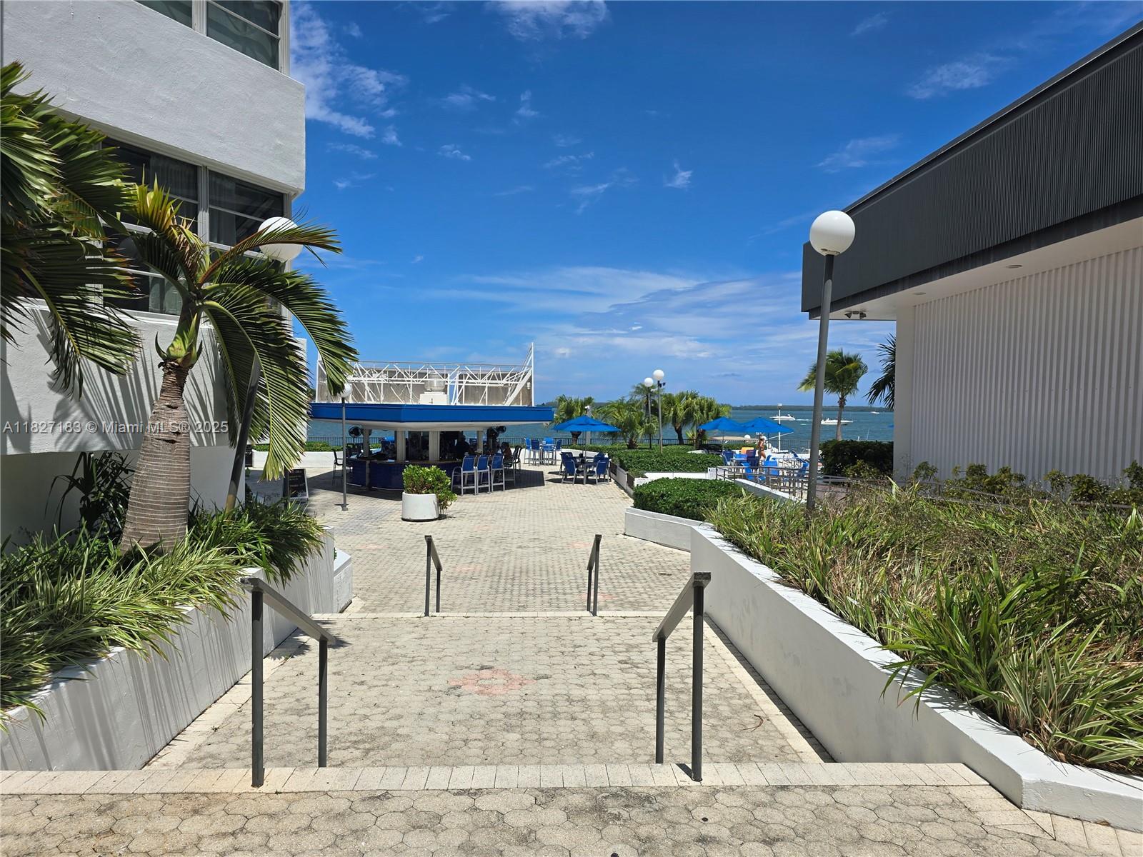 999 Brickell Bay Drive, Unit 1908 Miami, FL 33131 - Photo 28 of 38