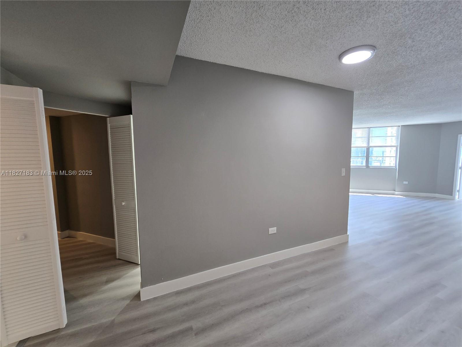 999 Brickell Bay Drive, Unit 1908 Miami, FL 33131 - Photo 4 of 38