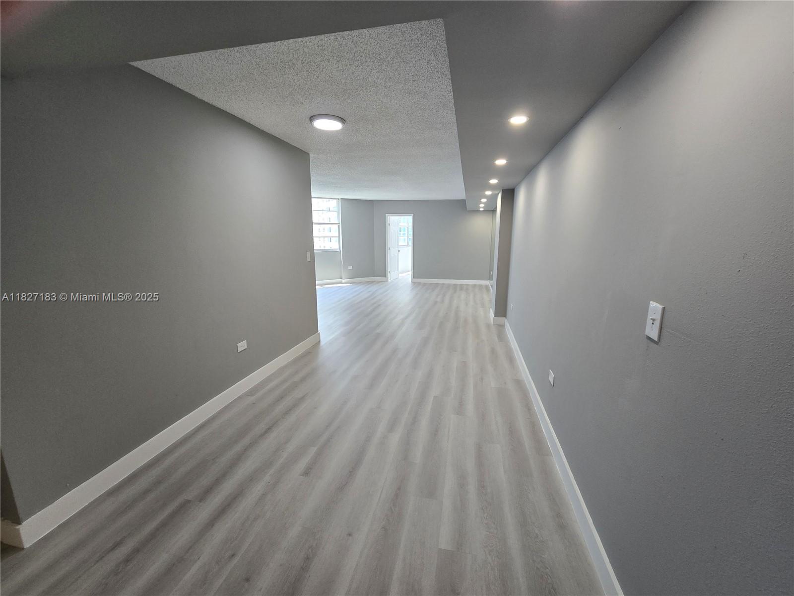 999 Brickell Bay Drive, Unit 1908 Miami, FL 33131 - Photo 5 of 38