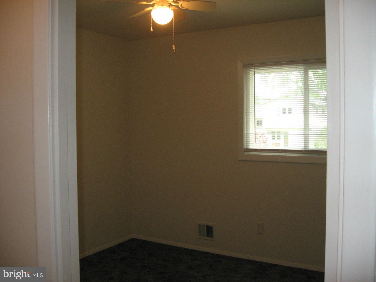 11804 Smoketree Road Potomac, MD 20854 - Photo 15 of 24 Bedroom