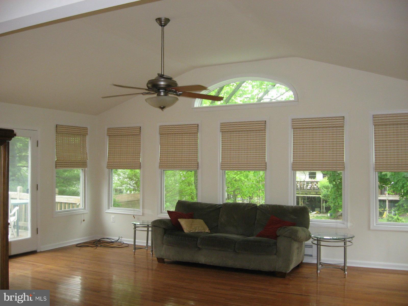 11804 Smoketree Road Potomac, MD 20854 - Photo 3 of 24 Interior (General)