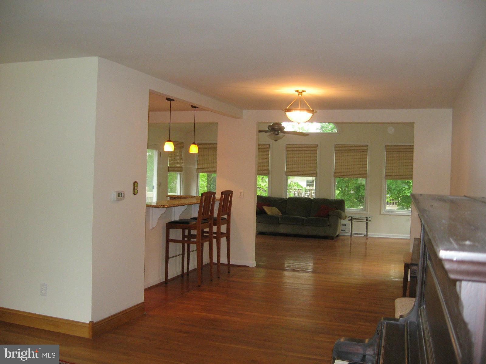 11804 Smoketree Road Potomac, MD 20854 - Photo 4 of 24 Interior (General)