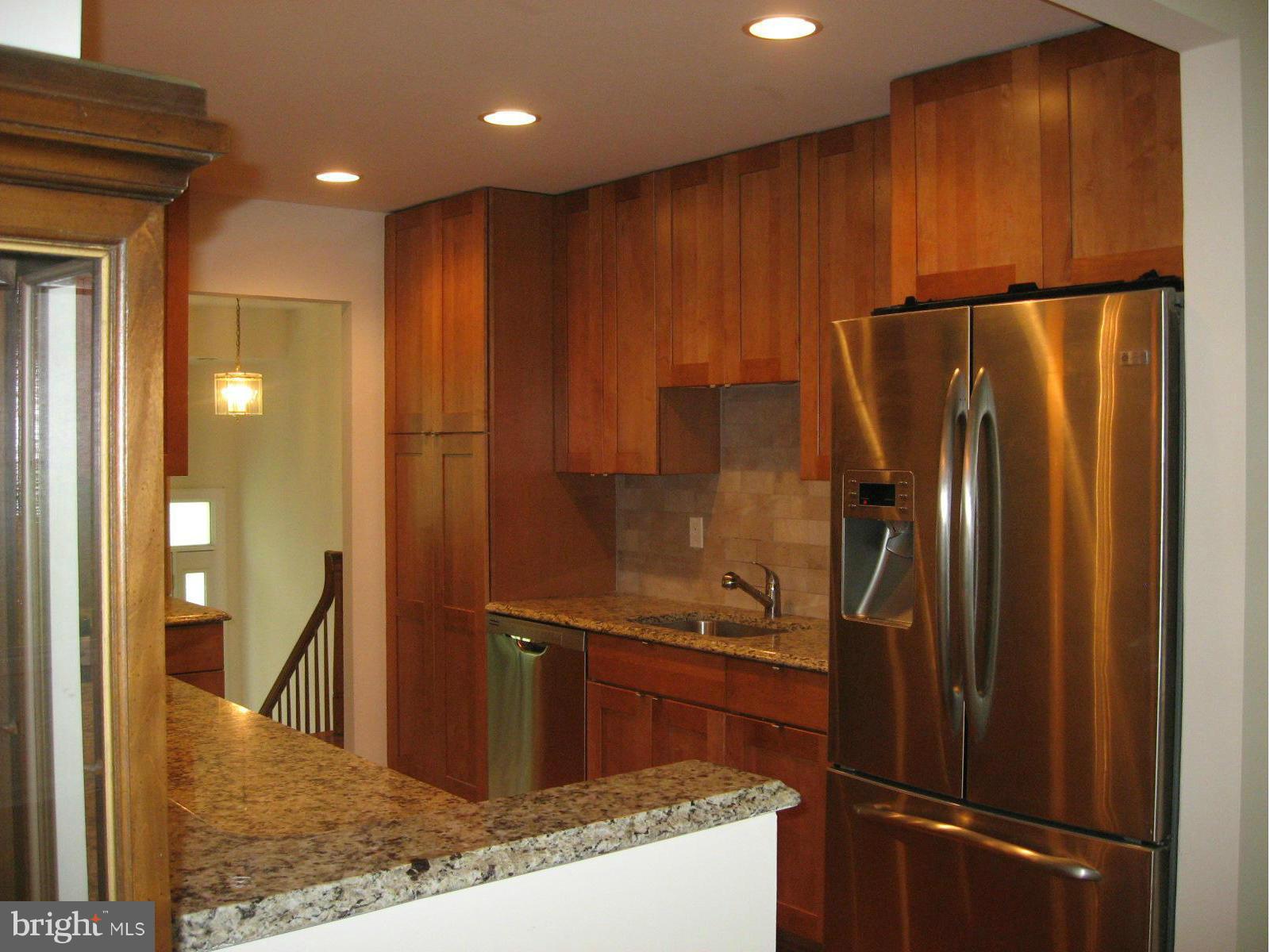 11804 Smoketree Road Potomac, MD 20854 - Photo 9 of 24 Kitchen