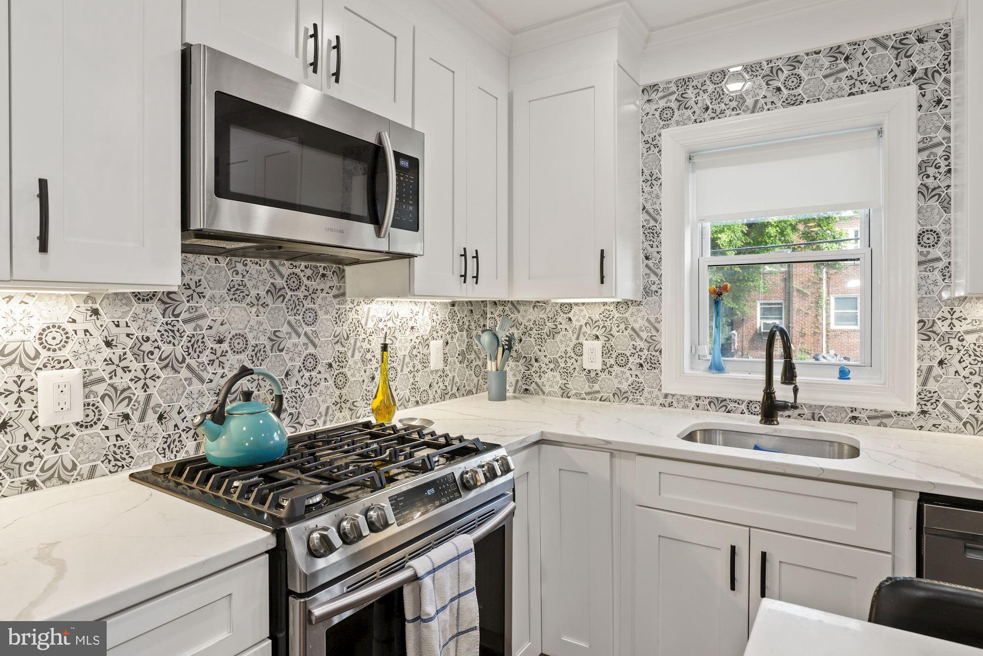 1634 Ridge Place Southeast Washington, DC 20020 - Photo 7 of 27 Lux appliances