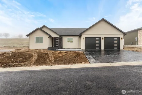 $585,000 | 114 Vineyard View Lane, Yakima, WA 98901