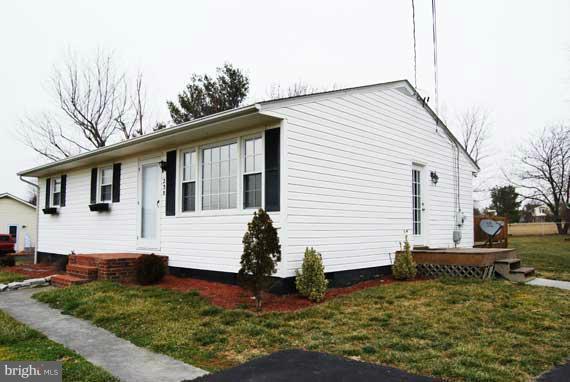 238 Payne Road Winchester, VA 22603 - Photo 13 of 18 Exterior (Front)