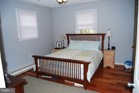 Bedroom (Master)