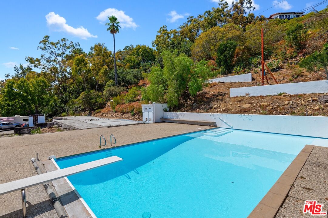 1322 Dover Road Santa Barbara, CA 93103 - Photo 13 of 19 a view of a tennis court