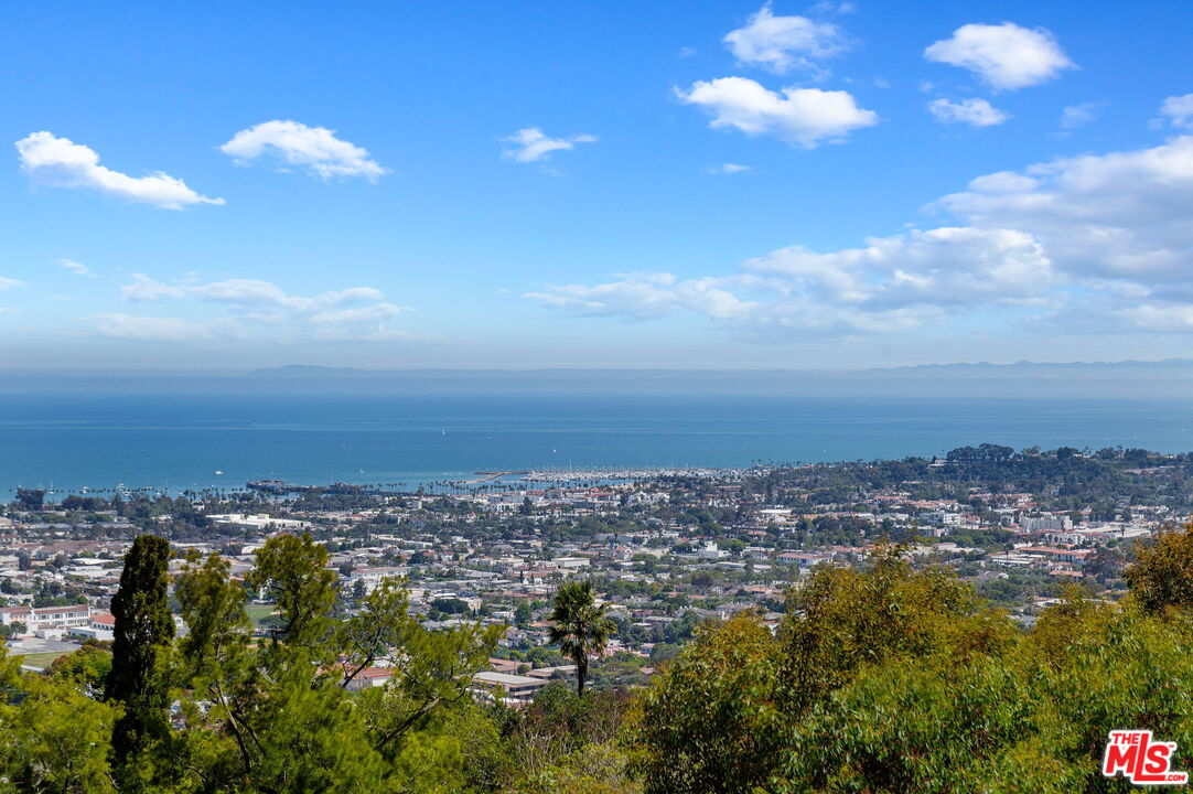 1322 Dover Road Santa Barbara, CA 93103 - Photo 6 of 19