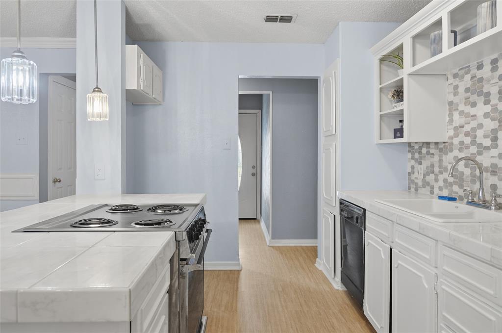 1216 Patrick Street Crowley, TX 76036 - Photo 13 of 30