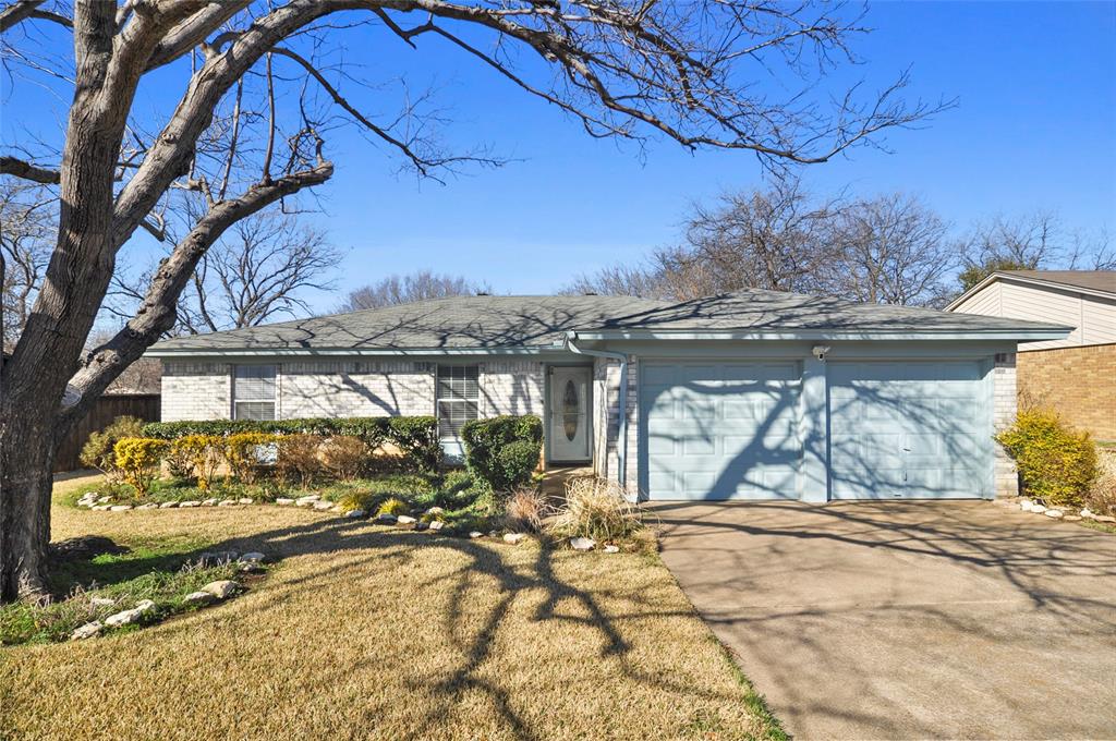 1216 Patrick Street Crowley, TX 76036 - Photo 2 of 30