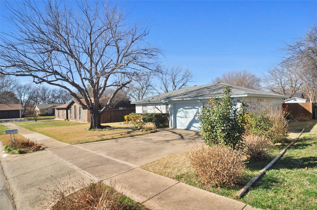 1216 Patrick Street Crowley, TX 76036 - Photo 4 of 30