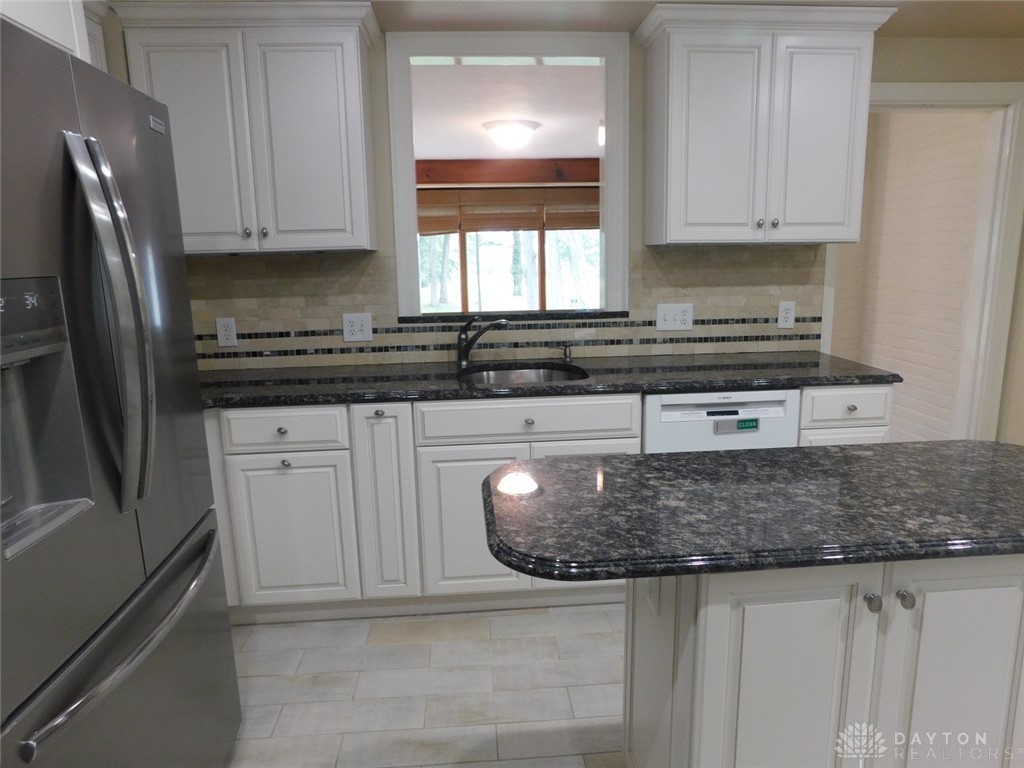 2401 Signal Hill Road Springfield, OH 45504 - Photo 8 of 40