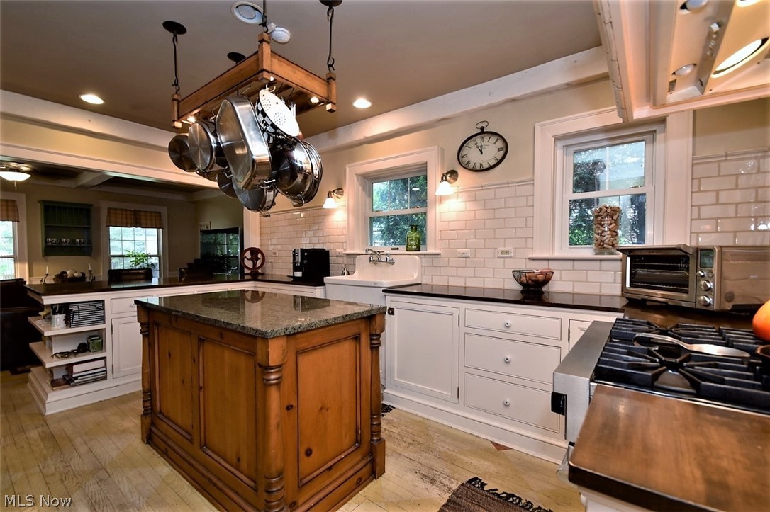 2914 Torrington Road Shaker Heights, OH 44122 - Photo 2 of 33 Gallery Image 2