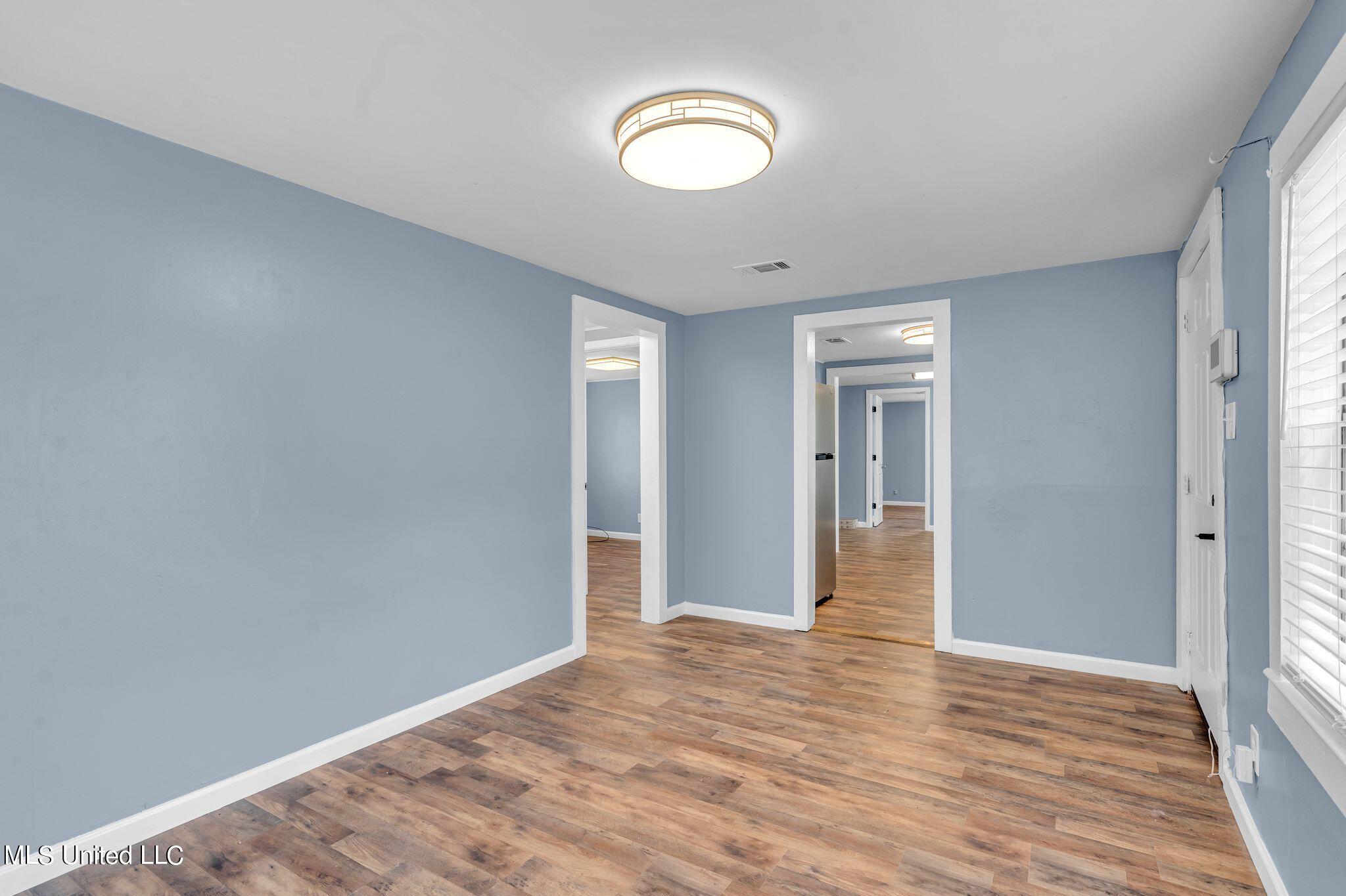 3931 Johnson Street Moss Point, MS 39563 - Photo 6 of 23 DSC01752
