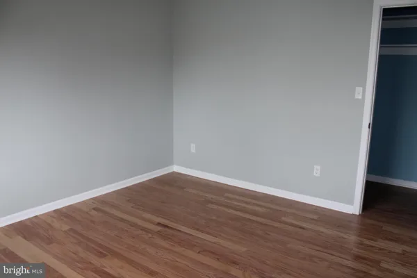 $2,000 | 2754 Hollywood Road, Unit 101, Falls Church, VA 22043