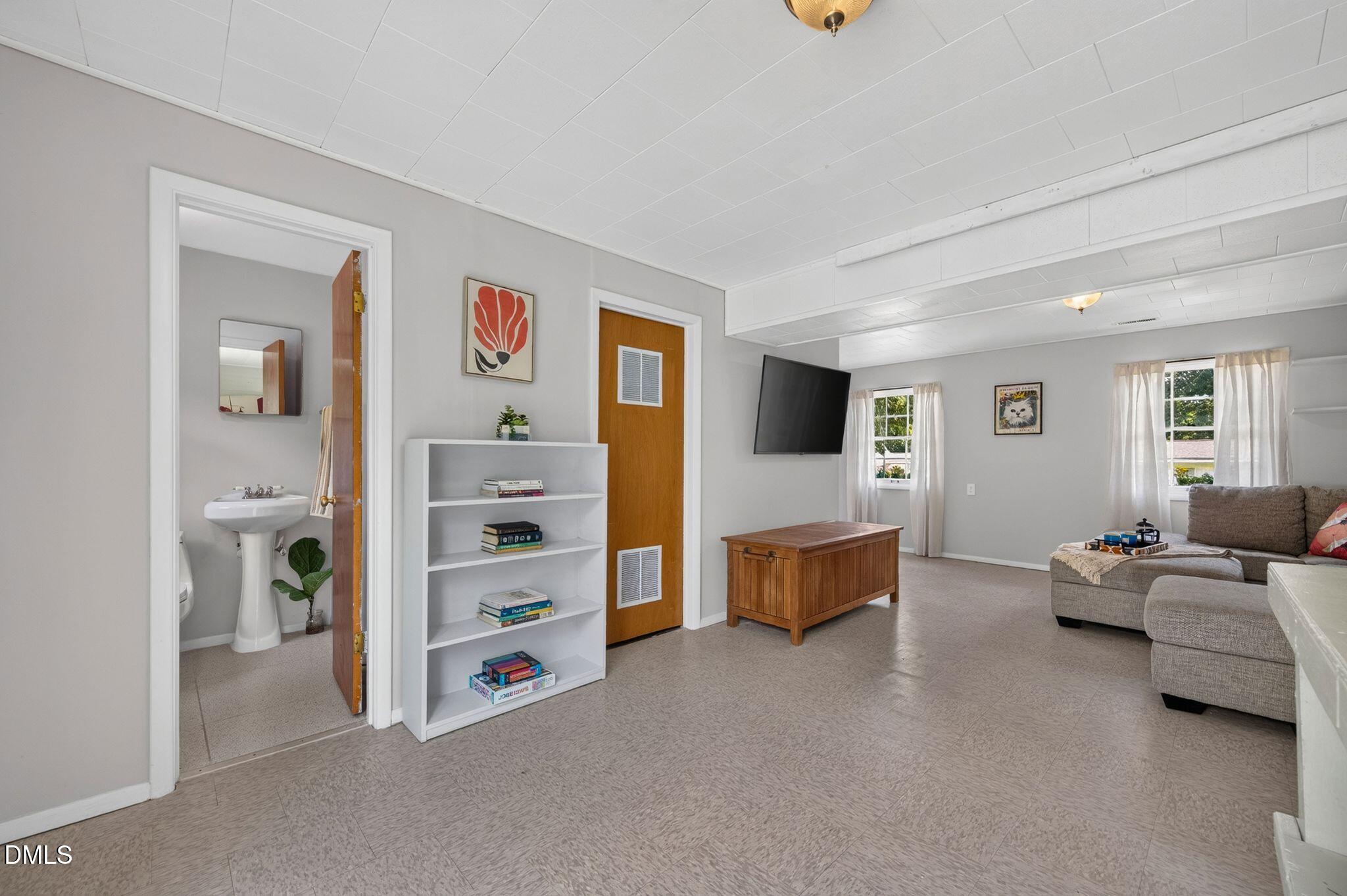 2505 Remington Road Raleigh, NC 27610 - Photo 29 of 65 100_DSC_6873