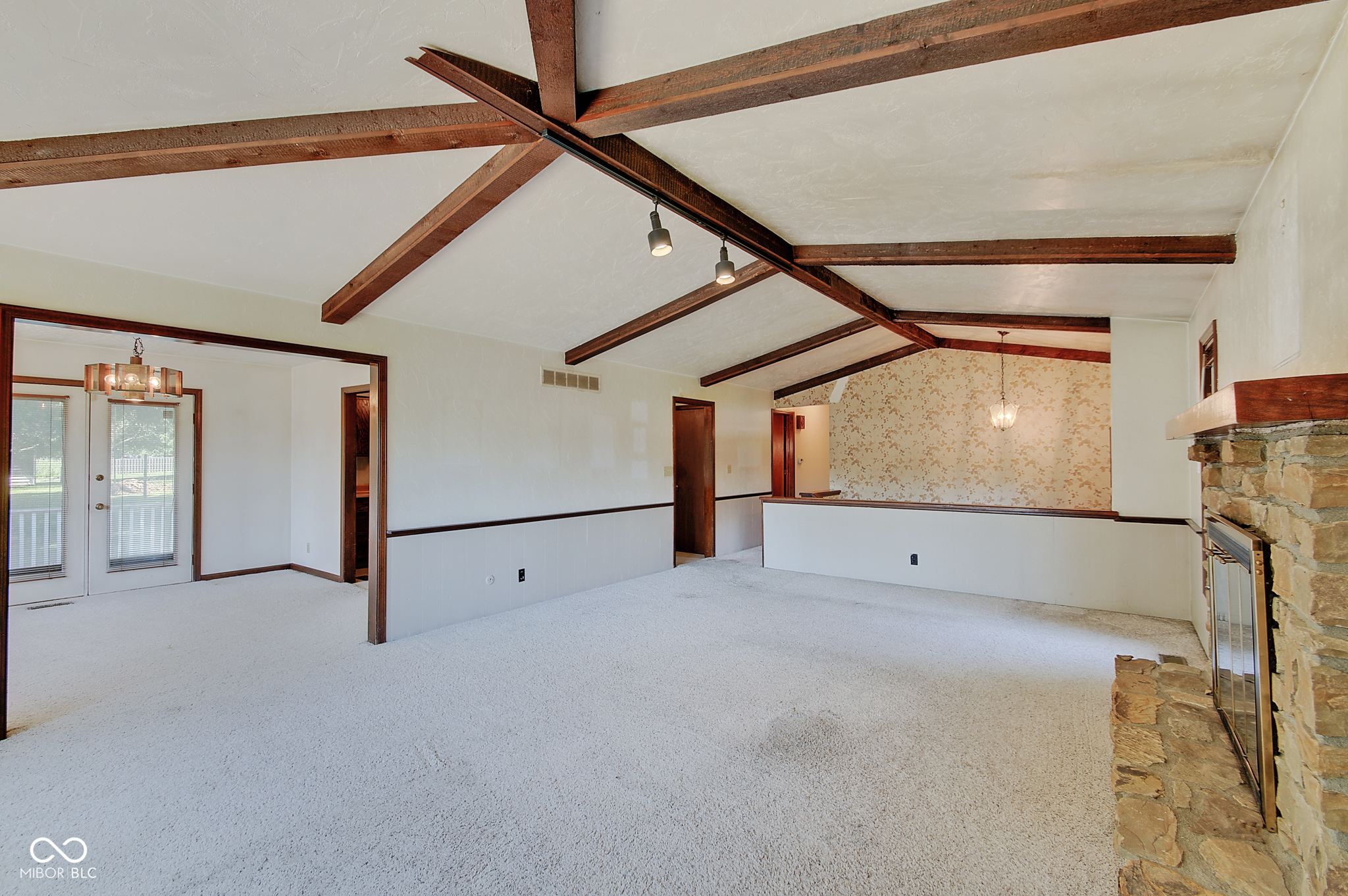 4422 Fairview Road Greenwood, IN 46142 - Photo 7 of 42 Gallery Image 7