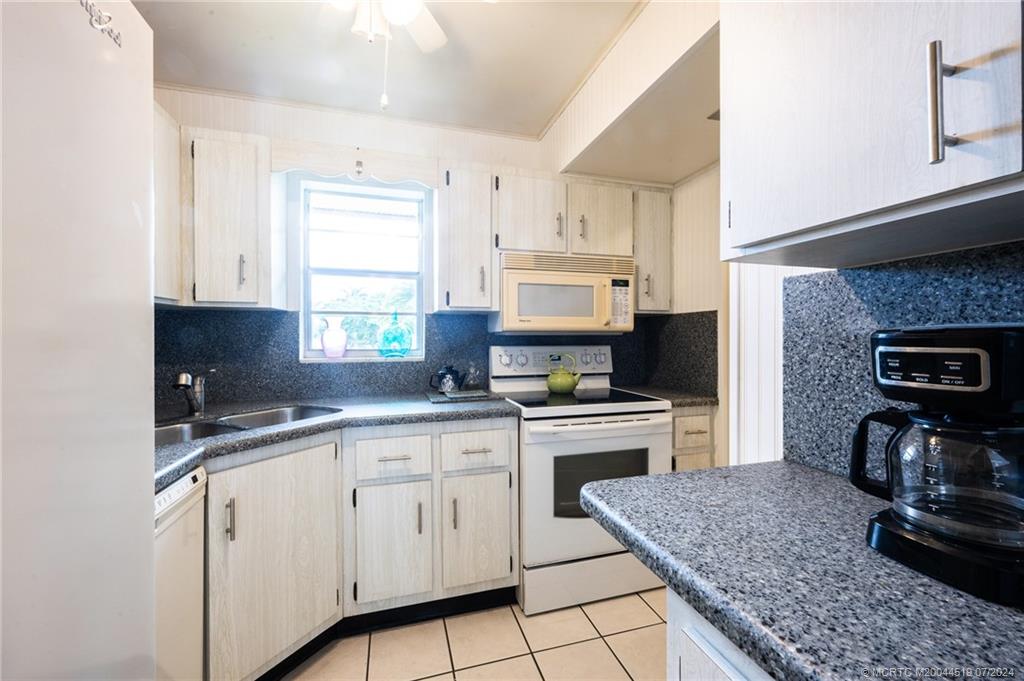 1917 Southwest Palm City Road, Unit 9G Stuart, FL 34994 - Photo 12 of 34 Gallery Image 12