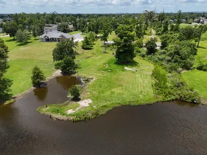 $699,000 | 3633 Holly Hill Road, Lake Charles, LA 70605