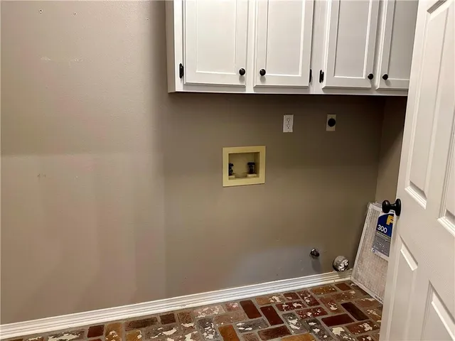 $2,300 | Undisclosed Address, Mandeville, LA 70448