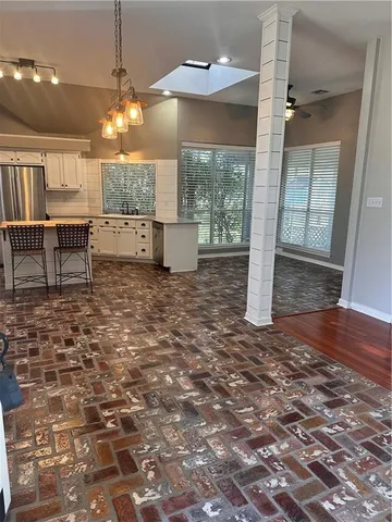 $2,300 | Undisclosed Address, Mandeville, LA 70448