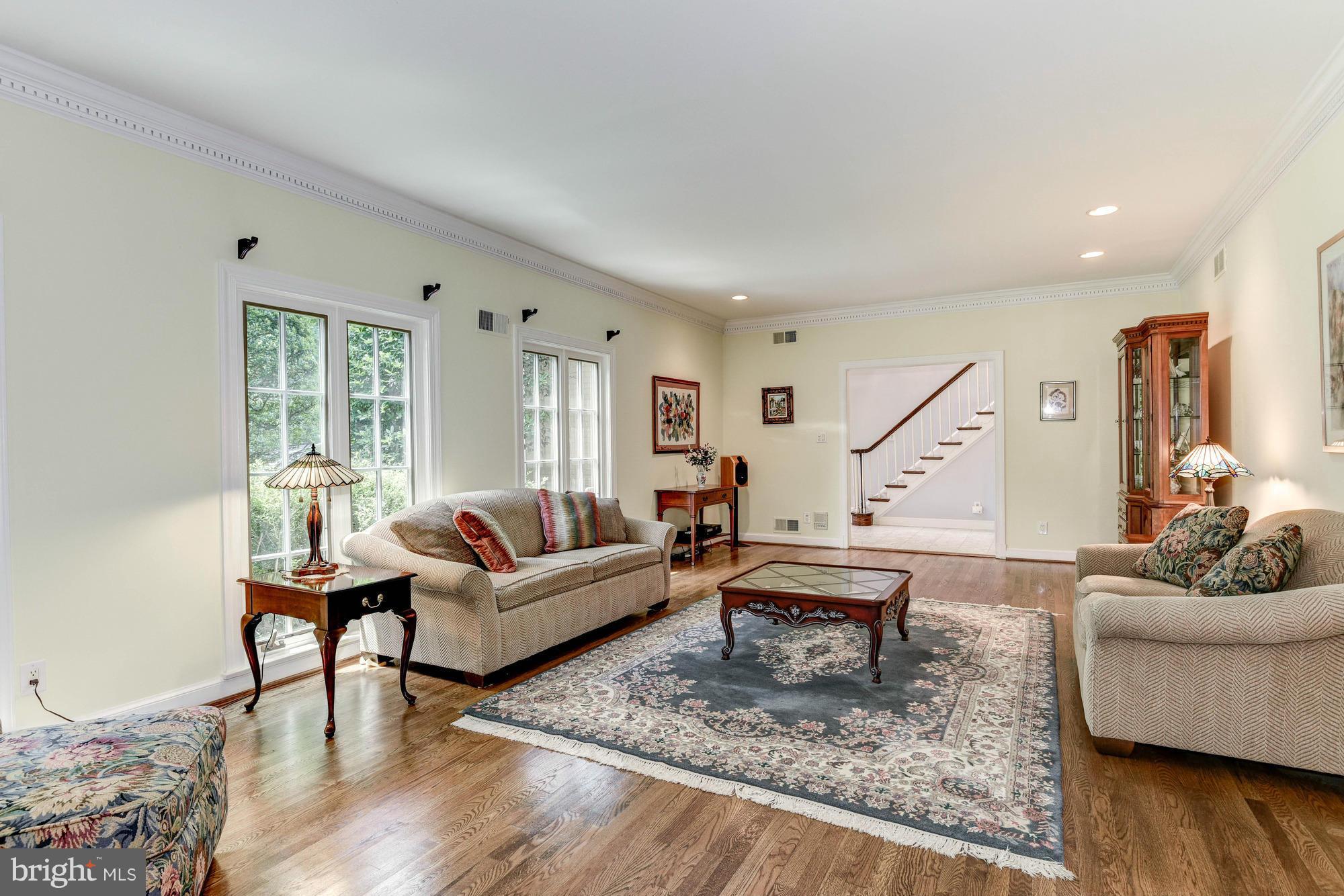 6513 Kenhill Road Bethesda, MD 20817 - Photo 4 of 27 Living Room