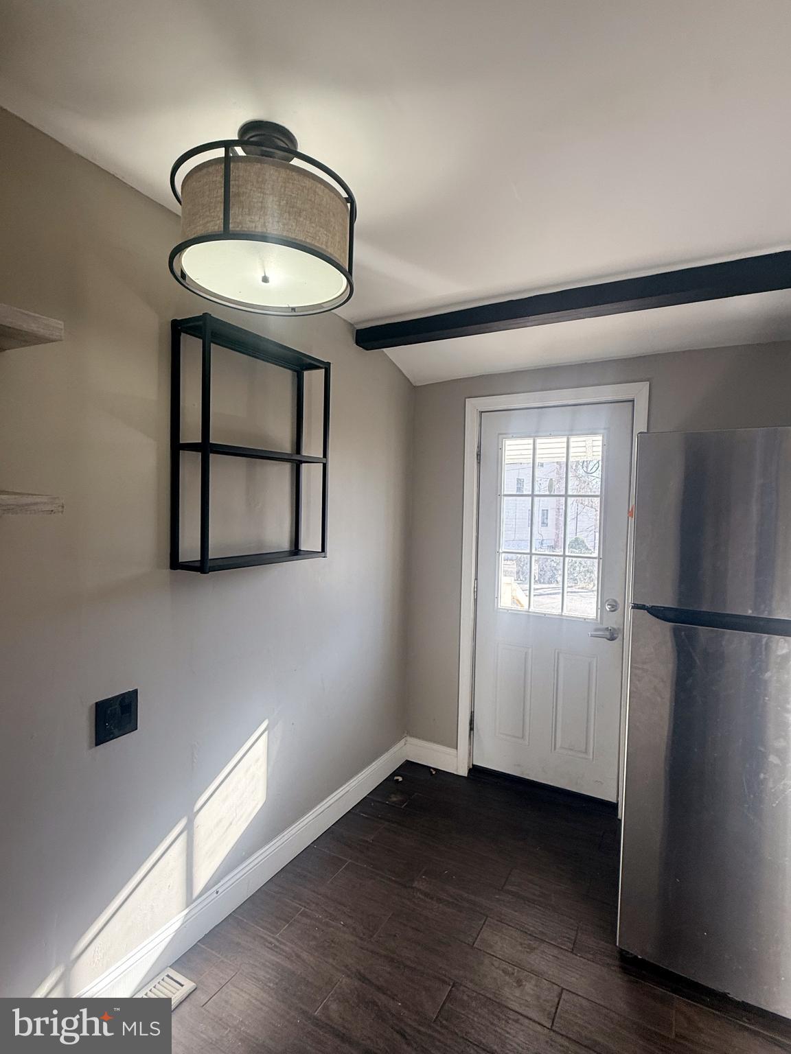 101 Mill Road, Unit A Norristown, PA 19401 - Photo 3 of 17 Entry