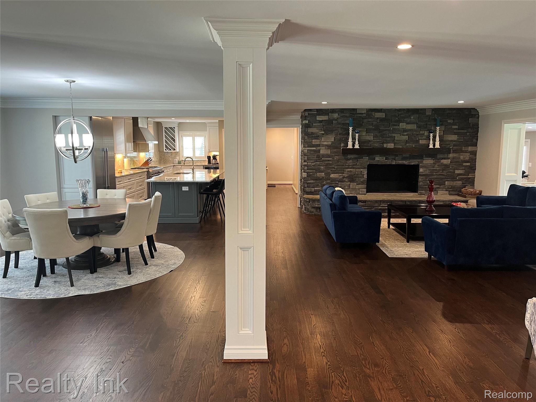 55 Stephens Road Grosse Pointe, MI 48236 - Photo 5 of 35 F00F9FD3-69AE-44B9-9413-F41F2AB9686F.jpeg