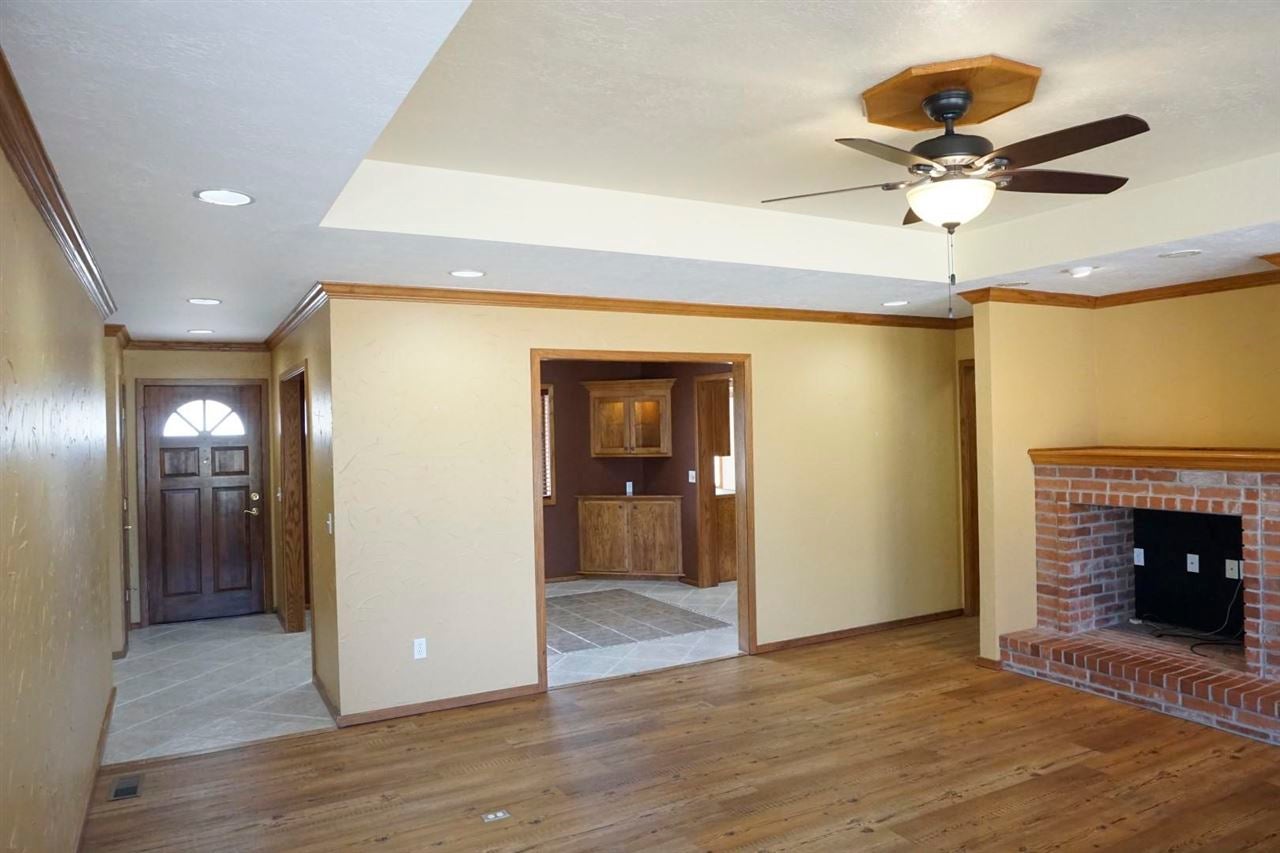 901 Locust Street Perry, OK 73077 - Photo 4 of 45 Gallery Image 4