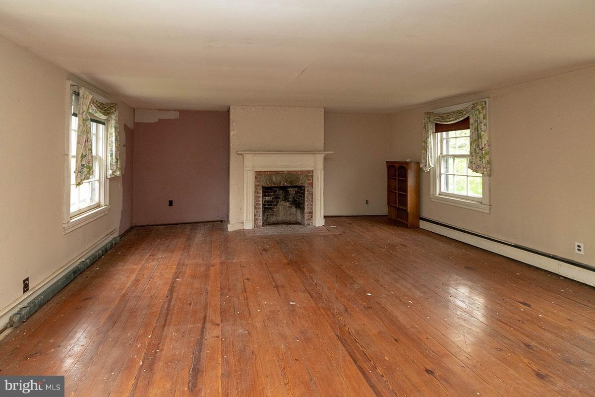 17700 Barnesville Road Dickerson, MD 20842 - Photo 5 of 24 Interior (General)