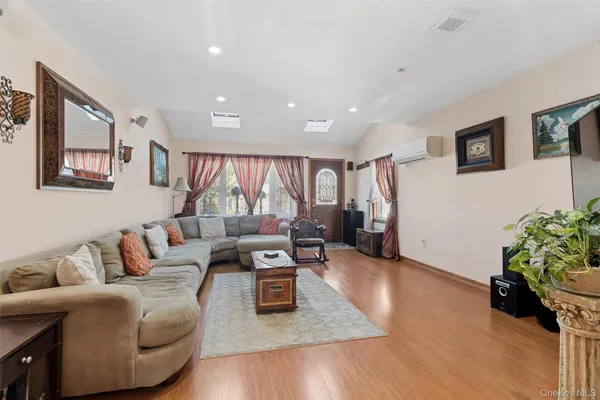 $938,000 | 33-22 Jordan Street | Auburndale